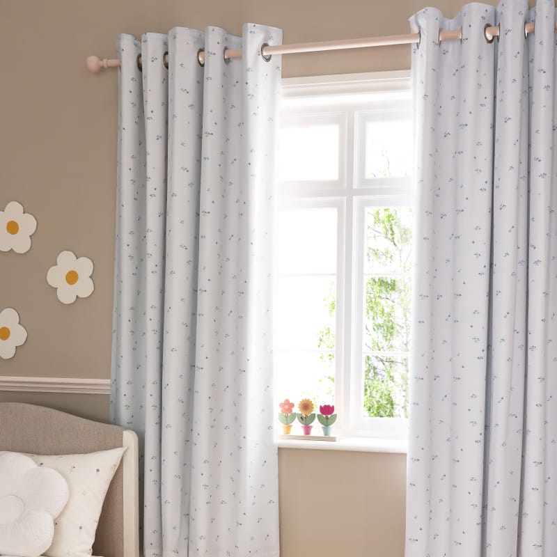 CURTAINS & BLINDS