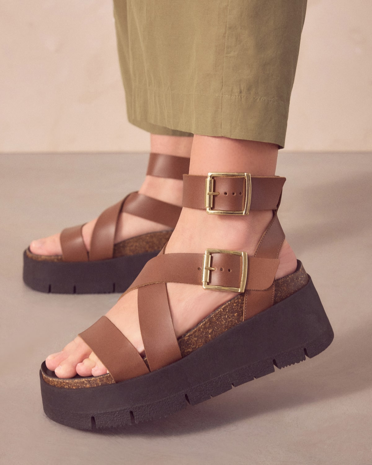Summer Footwear Hero 3-min