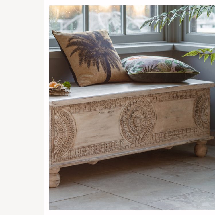 Kitchen bench with storage